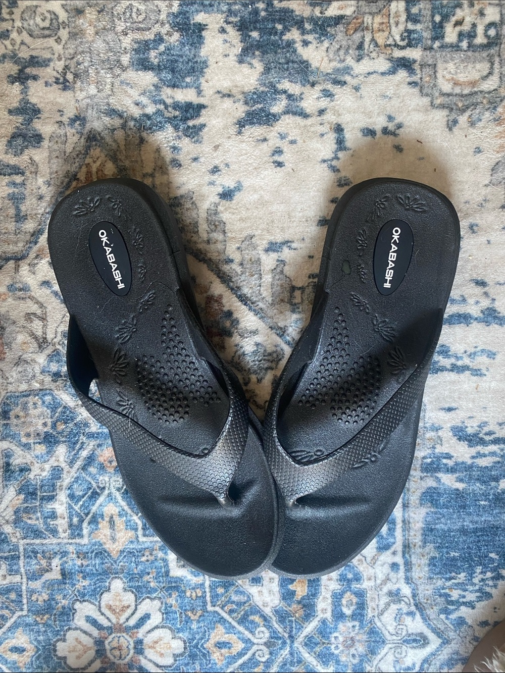 Okabashi Black Women's Thong Sandals with Contoured Footbed. NWOT